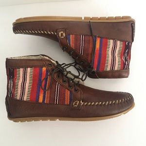 Anthropologie 2586 Cheyenne leather moccasins 8.5 NWOB BOHO SOUTHWESTERN AZTEX